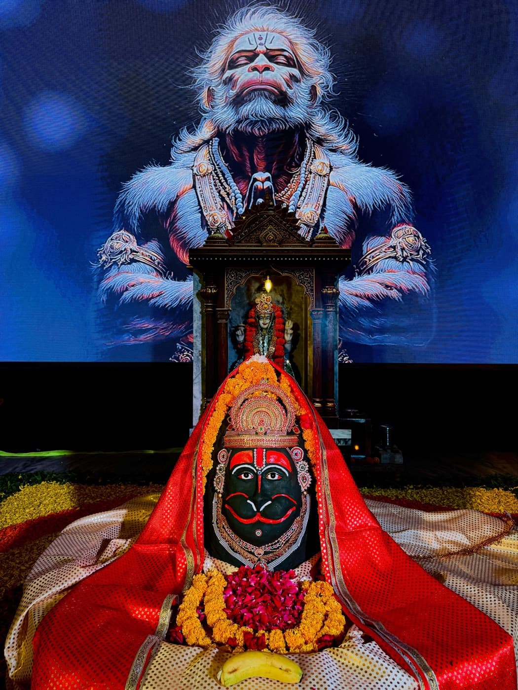 હનુમાનજી સ્વરૂપે શિવલિંગનો શૃંગાર