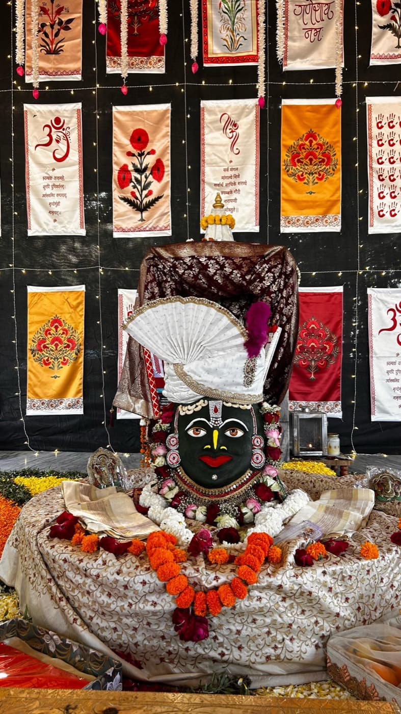 Shringar of the Shivling at Shree Anandeshwar Mahadev Temple, Patan